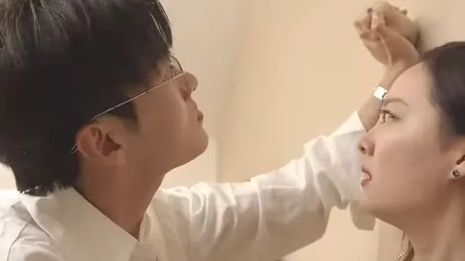 逢迎海报