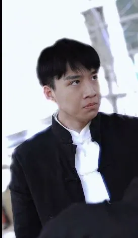 龙尊判官海报